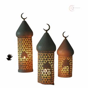 Elegante Portavelas de Metal Hecho a Mano |   Agrega un Toque Real a la Decoración de la Sala de Estar, el Balcón y el Jardín - Product Image 3