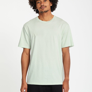 Camiseta de algodón orgánico ligero de último diseño 2025 para hombre, logotipo personalizado, tela de punto de patrón sólido informal de alta calidad - Product Image 1