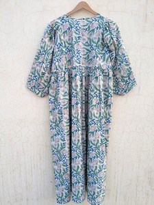 Vestido Maxi Estampado a Mano para Verano, Algodón Floral, Hecho a Mano, Sostenible para Todas las Temporadas - Product Image 6