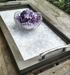 Grand plateau de service élégant pour vadrouille avec surface polie, adapté aux restaurants, hôtels et intérieurs contemporains - Product Image 3