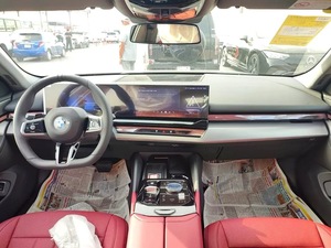 Nuova BMW Serie 5 530 Li Berlina 2025, Benzina, 4 Cilindri, Cambio Automatico, 2499cc, Guida a Sinistra - Product Image 2