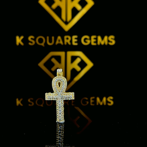 Eminent - Colgante de Diamante Cultivado en Laboratorio, Personalizado, de Oro Amarillo, Corte Redondo, Unisex, Estilo Cristiano Hip Hop, con Claridad VVS - Product Image 1