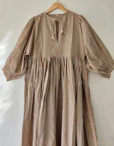 Vestido Midi con estampado de bloques, minivestido, vestido largo con estampado de bloques a rayas, cuello profundo con cuerda más cerca - Product Image 3