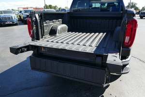 G-M-C Sierra 1500 SLT Crew Cab 4WD Usada de 2022 - Product Image 4