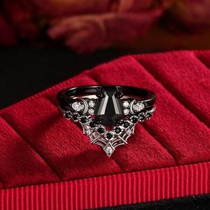 ชุดแหวนลายใยแมงมุมและห่วงโลงศพสองสี Jeulia - Product Image 5