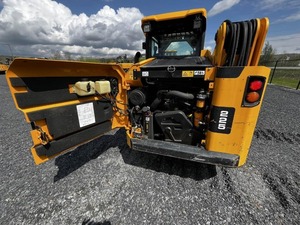 JCB 225 Nueva Minicargadora con Retroexcavadora, Cargadora Frontal y Trasera, Capacidad de Carga Nominal de 9 Toneladas, con Bomba Hidráulica TCM y Motor de 75KW - Product Image 3