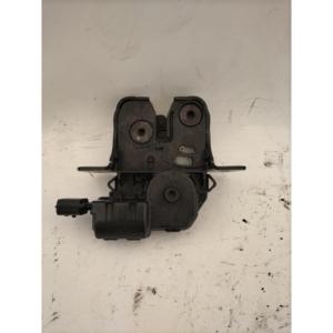 ตัวล็อคฝากระโปรงหลัง RENAULT Captur Series 905039428R (13>19) - Product Image 1