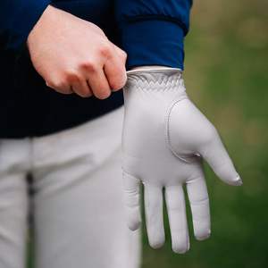 Guantes de golf de cuero Cabretta con logotipo personalizado para hombres/mujeres, accesorio de calidad premium de alto impacto con empuñadura izquierda para deportes - Product Image 5