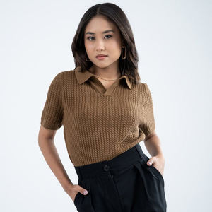 Polo de punto de cable personalizado, ropa elegante para mujer, marca Amriss, Proveedor de Ropa de exportación de moda ajustada de algodón de Bangladesh OEM - Product Image 1