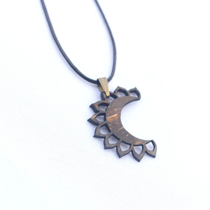 สร้อยคอพระจันทร์กะลามะพร้าว-ทำด้วยมือ & แรงบันดาลใจจากธรรมชาติ | Viet fartimex - Product Image 3