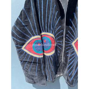 Veste en velours noir faite à la main avec broderie oculaire, col montant, manteau d'hiver unisexe, style bohème hippie avec doublure en coton - Product Image 3