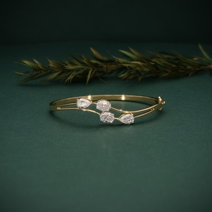 Bracelet de fiançailles solitaire en diamant naturel certifié IGI pour femmes, or jaune 14 carats, style ethnique - Product Image 1