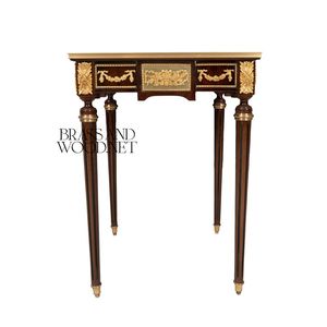 Mesa Auxiliar Cuadrada de Lujo en Caoba con Incrustaciones Florales Elaboradas y Detalles en Latón Dorado Antiguo para Decoración Clásica - Product Image 2