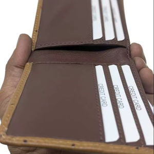 Venta directa de fábrica Funda de cuero Premium con acabado elegante para estilo casual y transporte diario - Product Image 1