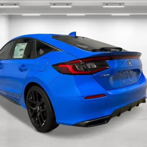 Sedán Compacto 2021 con Asientos de Cuero Automáticos, Volante a la Izquierda, para Uso Industrial, Combustible Diésel, Tamaño de Neumáticos R18, Color Interior Oscuro - Product Image 3