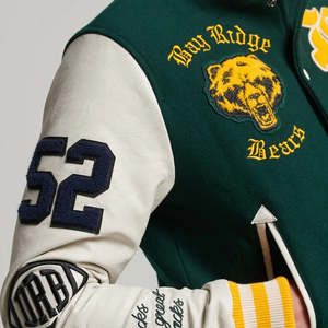 Veste universitaire en cuir 100% laine pour homme, sur mesure OEM, col montant, broderie en chenille, manches en cuir de mouton, devant haut de gamme - Product Image 3