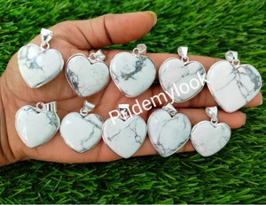 Pendentif de lunette Moissanite Howlite plaqué argent bohème à la mode breloque en laiton en forme de coeur à la mode pour les fêtes d'enfants - Product Image 1