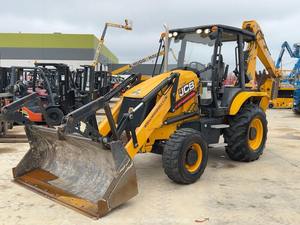 Cargadora compacta usada 3CX 2018 con cucharón frontal, motor Caterpillar usado, bomba marca Yunnei, carga nominal 4, maquinaria para movimiento de tierras 9. - Product Image 3