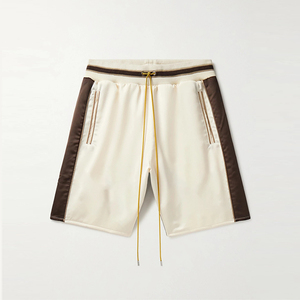 Ensemble coupe-vent de sport à rayures personnalisé de 2 pièces, jogging coupe-vent unisexe avec écusson en nylon, survêtement universitaire et short pour hommes - Product Image 3