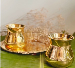 Ensemble de sous-verres décoratifs élégants en métal pour les cuisines de ferme de maisons rustiques et les salles à manger modernes avec une utilisation durable - Product Image 1