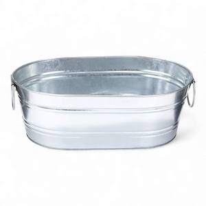 Bañera Ovalada de Metal Galvanizado con Asas de Madera, Contenedor Rústico Estilo Granja para Almacenamiento de Plantas y Decoración - Product Image 5