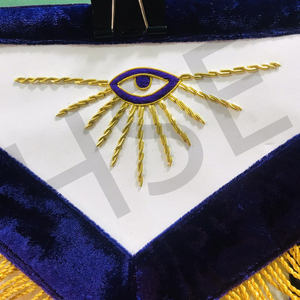 Delantal Masónico Artesanal de Gran Maestro, Terciopelo Morado con Bordado de Hilo Dorado y Flecos, Regalia Masónica - Product Image 3