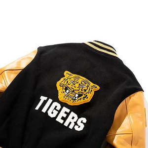 แจ็คเก็ตหนังแท้แบบ Letterman Varsity แขนยาว สกรีนโลโก้ 100% ตามสั่ง แจ็คเก็ตหนังผสมขนสัตว์สำหรับผู้ชาย คุณภาพพรีเมียม - Product Image 4