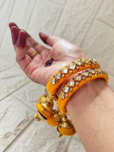 Brazaletes tradicionales Kundan Multi PearlThread KundanJhumka Brazaletes Set Punjabi chuda Brazalete nupcial Boda India Favor Haldi - Product Image 2