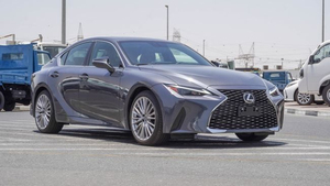 Lexus 2024 Usado para Pickup F Sport Platinum Gris Automático 4L Gasolina Interior de Cuero Oscuro R20 Aleación de Aluminio Euro VI - Product Image 6