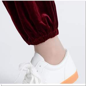 Uniforme de Karate de peso medio para niños y adultos Karate Gi Uniforme de artes marciales Estudiante con cinturón blanco y negro gratis Unisex - Product Image 5