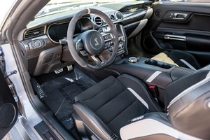 Ford Mustang Shell usado, limpio, del 2022, edición GT500 Heritage. - Product Image 2