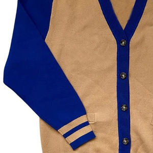 Cálido Color caqui invierno acrílico cárdigan suéter personalizado Color y bordado suéter de punto Sorority University College para Unisex - Product Image 3