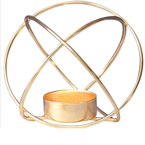 Bougeoir en métal doré en forme d'anneau de taille moyenne Attrayant Table Top Home Decor Autre Bougie Photophore Bougie décorative - Product Image 1