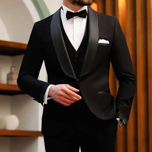 เสื้อเบลเซอร์ปักลาย zari สีดำดีไซน์เนอร์เสื้อเชิ้ตสีขาวพร้อมทักซิโด้กางเกงสีดำสำหรับงานปาร์ตี้/งานแต่งงาน @ 2023 - Product Image 1