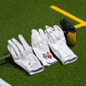 Gants de golf pour enfants à logo en caoutchouc personnalisé, paume souple en cuir Cabretta, fermeture auto-agrippante – Vente chaude - Product Image 1