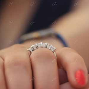 แหวนแต่งงานคลาสสิกมอสซาไนต์ ทองคำขาว 14K น้ำหนัก 1.5 กะรัต ความใส VVS ทรงบริลเลียนท์ แหวนแฟชั่น ผู้ผลิตขายส่งเครื่องประดับชั้นดี - Product Image 6