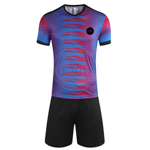 Uniforme de Fútbol para Hombre de Talla Grande, Transpirable, de Alta Calidad, al por Mayor, Sostenible, de Secado Rápido, Personalizable para Verano - Product Image 1