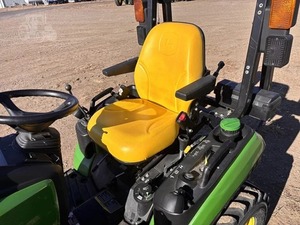 Tractor Agrícola JOHN DEERE 1025R 2019 con Motor de 21HP y Caja de Cambios - Product Image 6