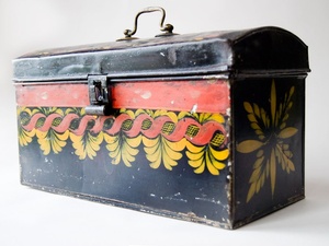 Mesa de Noche Esquinera de Estilo Vintage con Almacenamiento Creativo, Revestimiento de Aluminio, Organización para Dormitorio, Lateral de Sofá, Material Metálico Resistente - Product Image 2