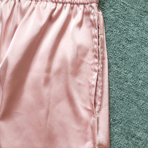 Shorts d'entraînement de gymnastique pour femmes en soie respirante décontractée et décontractée à séchage rapide avec logo personnalisé Shorts de vêtements de nuit amples pour femmes - Product Image 5