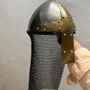 Casque d'armure nasale normande ancienne fait à la main avec chaîne de mailles polie, antique médiévale, écologique - Product Image 1