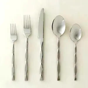 Ensemble de couverts en acier inoxydable de qualité supérieure Couverts portables pour ustensiles de cuisine Accessoires de table Idéal pour les repas et l'utilisation quotidienne - Product Image 6