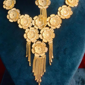 Ensemble de cuivre plaqué or 24 carats de mode vintage du fabricant indien Broches de collier plaqué or 24 carats USA France Style Direct - Product Image 1