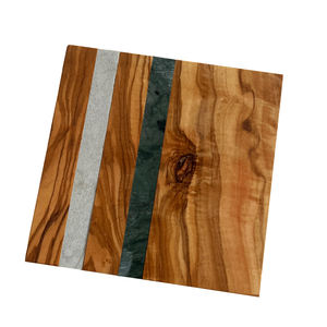 Plateau carré en bois d'olivier et résine époxy de haute qualité, personnalisable, design méditerranéen, écologique, de qualité alimentaire, 9,5 cm x 0,8 cm - Product Image 1