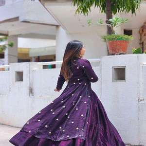 Modern <b>Women</b> Traditional Crop Top Lehenga Set with Matching <b>Shrug</b> and Flowing Skirt Designed for Wedding Party and Festive - Product Image 6