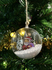 ลูกบอลคริสต์มาส 3 มิติ แบบกำหนดเอง พร้อมฉากซานต้าและมนุษย์หิมะในป่าฤดูหนาว ของตกแต่งแขวนสำหรับเป็นของขวัญ - Product Image 2