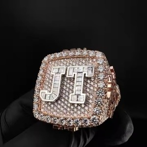 Anillo de diamante de moissanita VVS de alta calidad de Plata de Ley 925, anillo de diamante de corte redondo para hombres y mujeres, anillo chapado en oro rosa de 18 quilates - Product Image 1