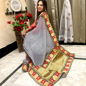 EL ÚLTIMO DISEÑADOR HERMOSO RICO PALLU JACQUARD TRABAJA EN TODO EL SAREE. - Product Image 1