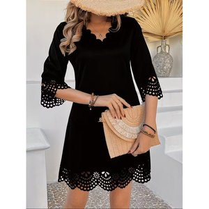 Vestido corto de crepé importado con estampado floral y corte láser, cuello en V y manga corta para mujer, 35370 - Negro - Product Image 1