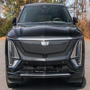 Cadillac Lyriq 2023, Tracción Trasera, Caja de Cambios Automática de Lujo, Auto Inteligente, Título Limpio, Sin Accidentes, con Bajo Kilometraje - Product Image 1